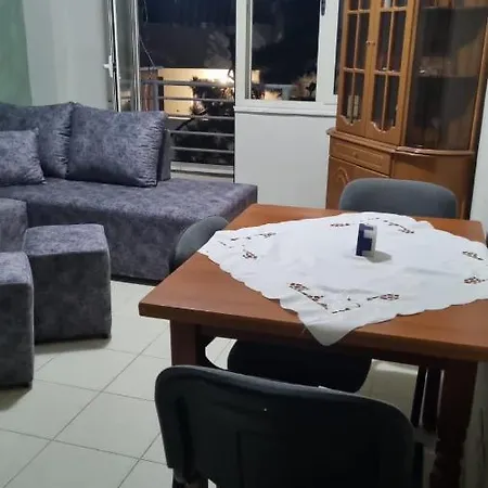 Apartment Apartement Freskia 2 *